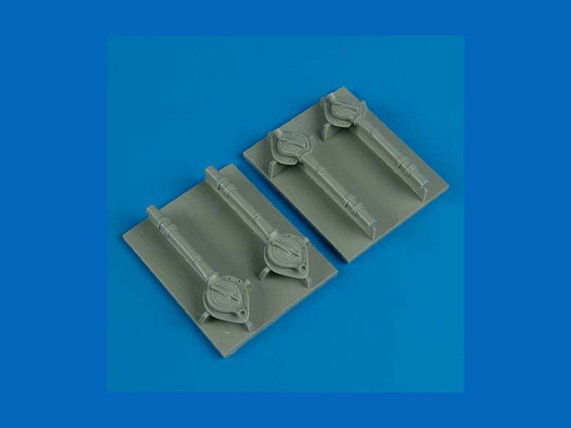 QB72307 B-24 Liberator turbo-supercharger cover 1/72