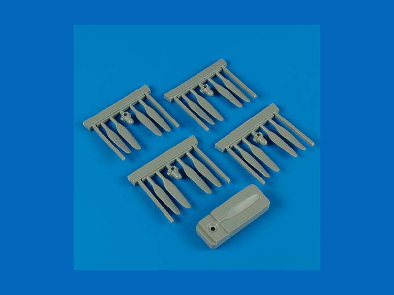 QB72336 B-24 Liberator propellers w/tool 1/72